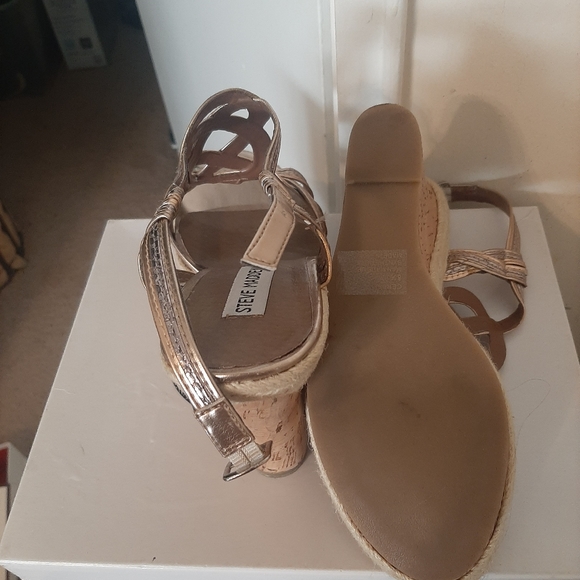 Steve madden wedge heels - Picture 2 of 3